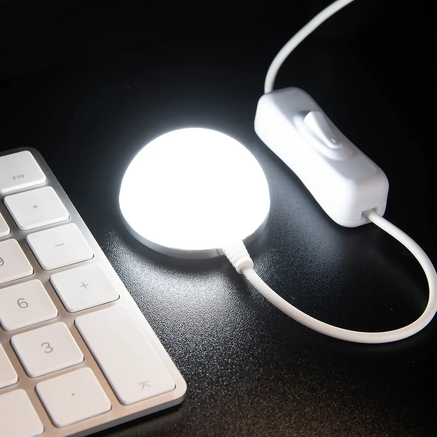 Arlec USB Mini Lamp Light - Image 4