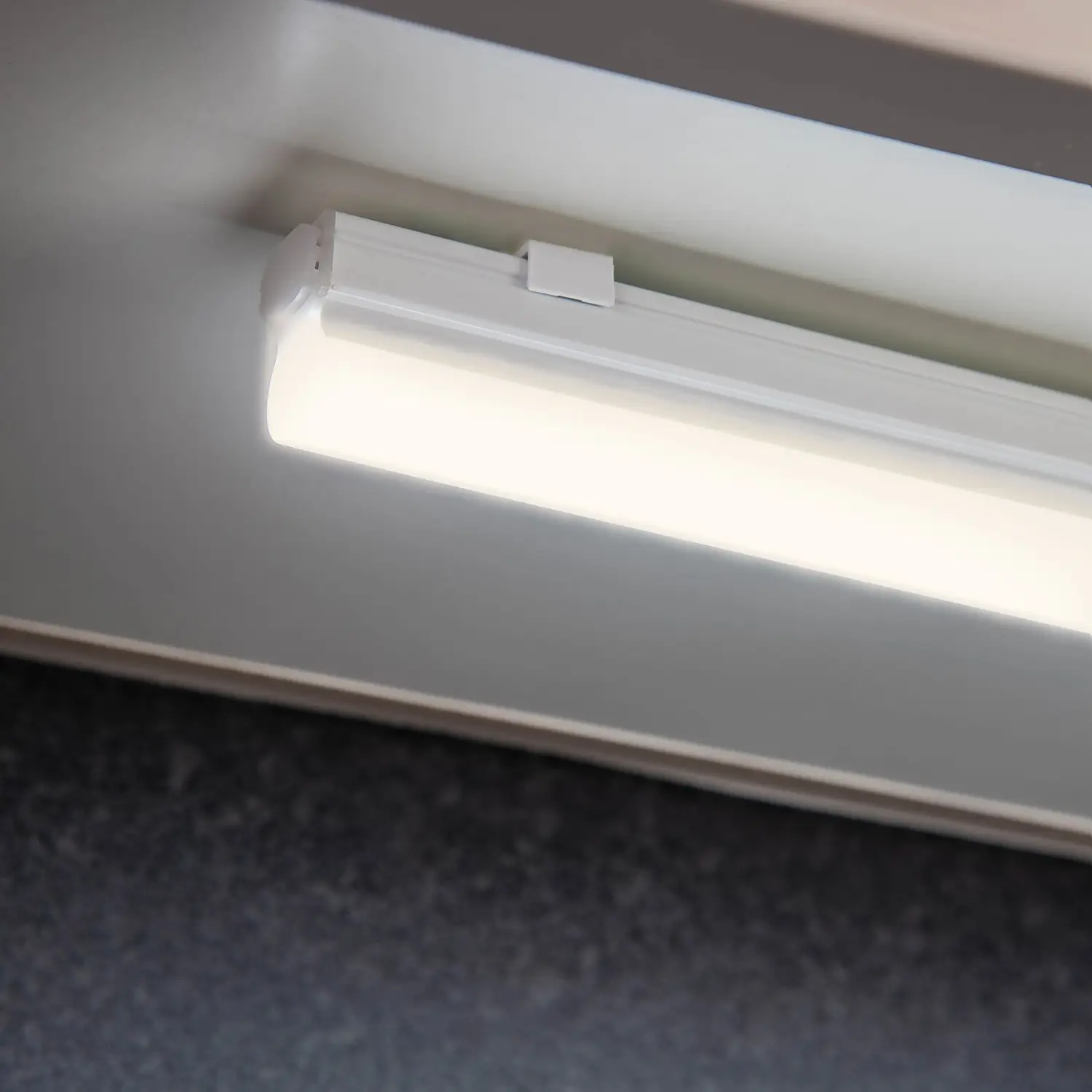 Arlec LED 9W Bar Light 6 Arlec LED 9W Bar Light - Image 4