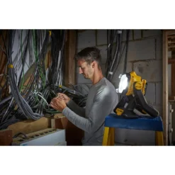 STANLEY FATMAX 18V V20 Area Light (no Battery Included) 18 STANLEY FATMAX 18V V20 Area Light (no Battery Included) -EGLO SALES 13623750 2064956322712940