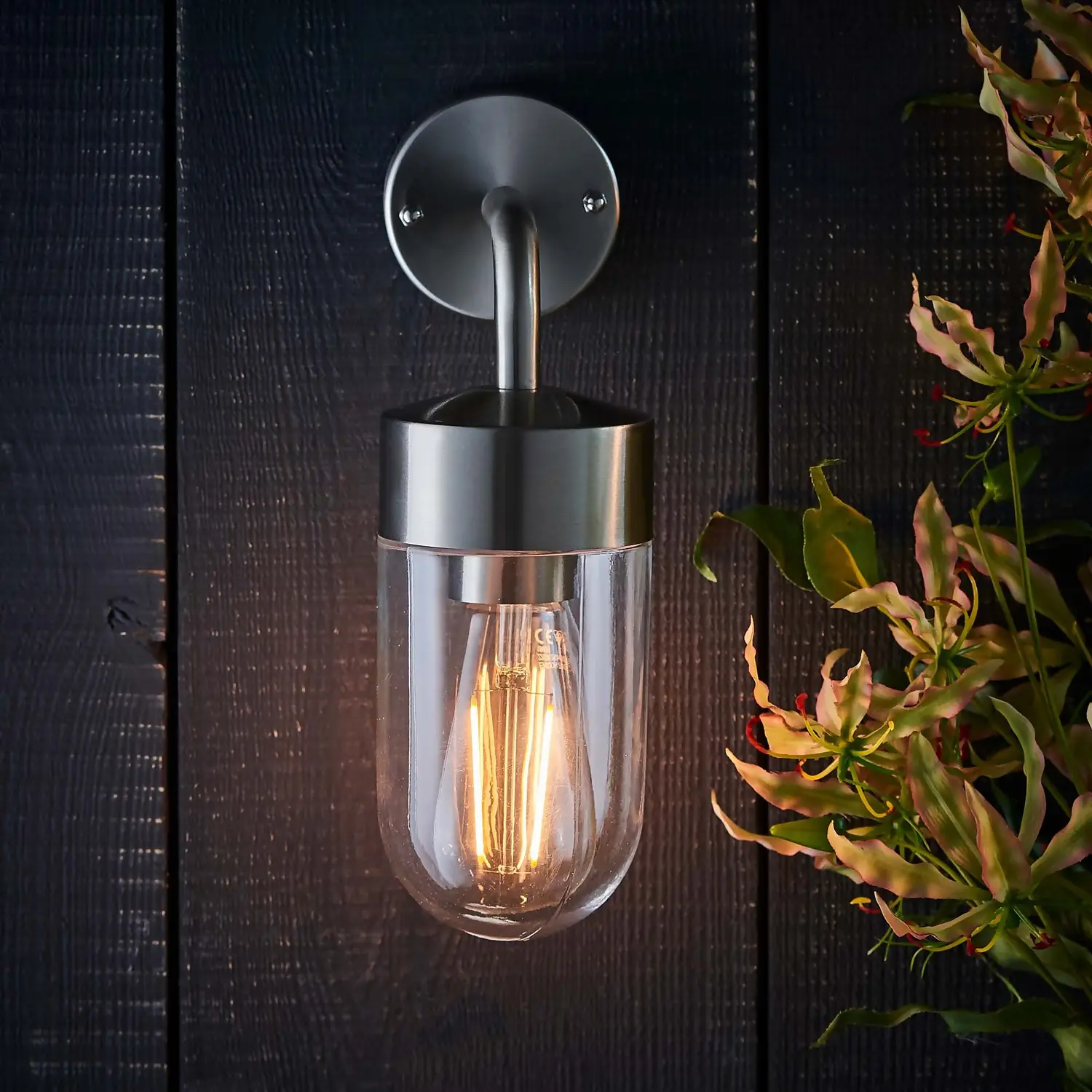 North Outdoor Wall Light - Stainless Steel 5 North Outdoor Wall Light - Stainless Steel - Image 3