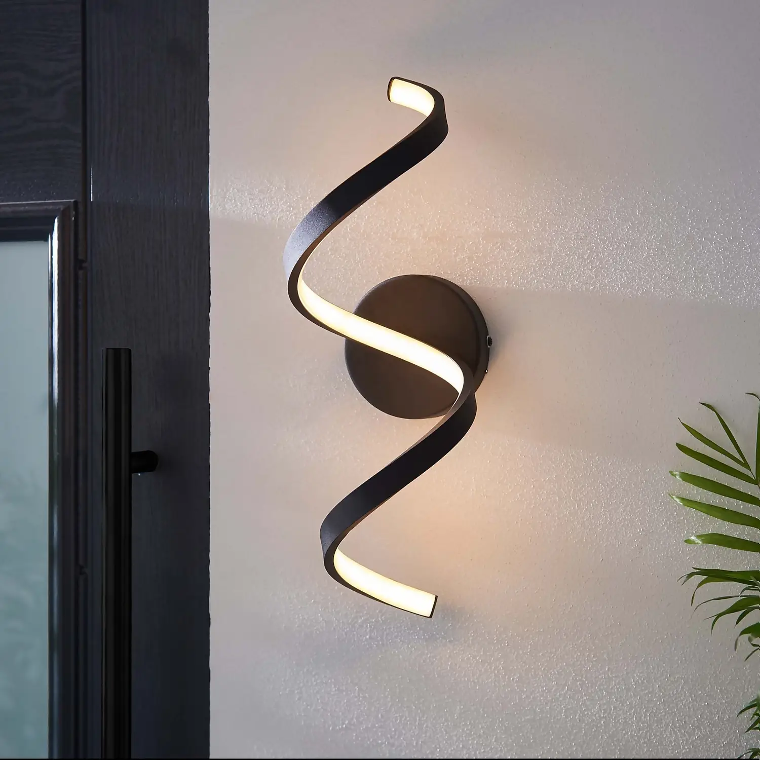 Astral Outdoor Wall Light - Black 6 Astral Outdoor Wall Light - Black - Image 4