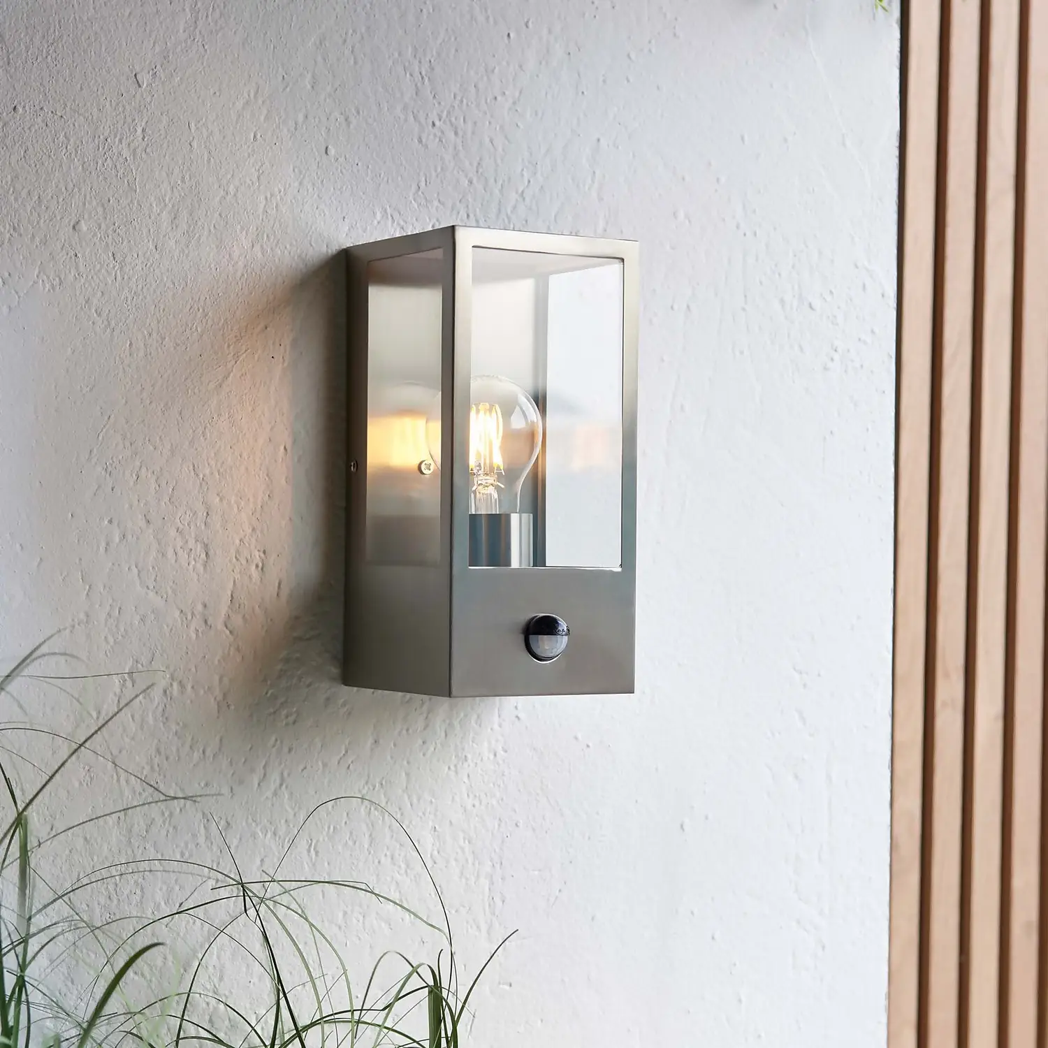 Oxford PIR Outdoor Wall Light - Stainless Steel 8 Oxford PIR Outdoor Wall Light - Stainless Steel - Image 6
