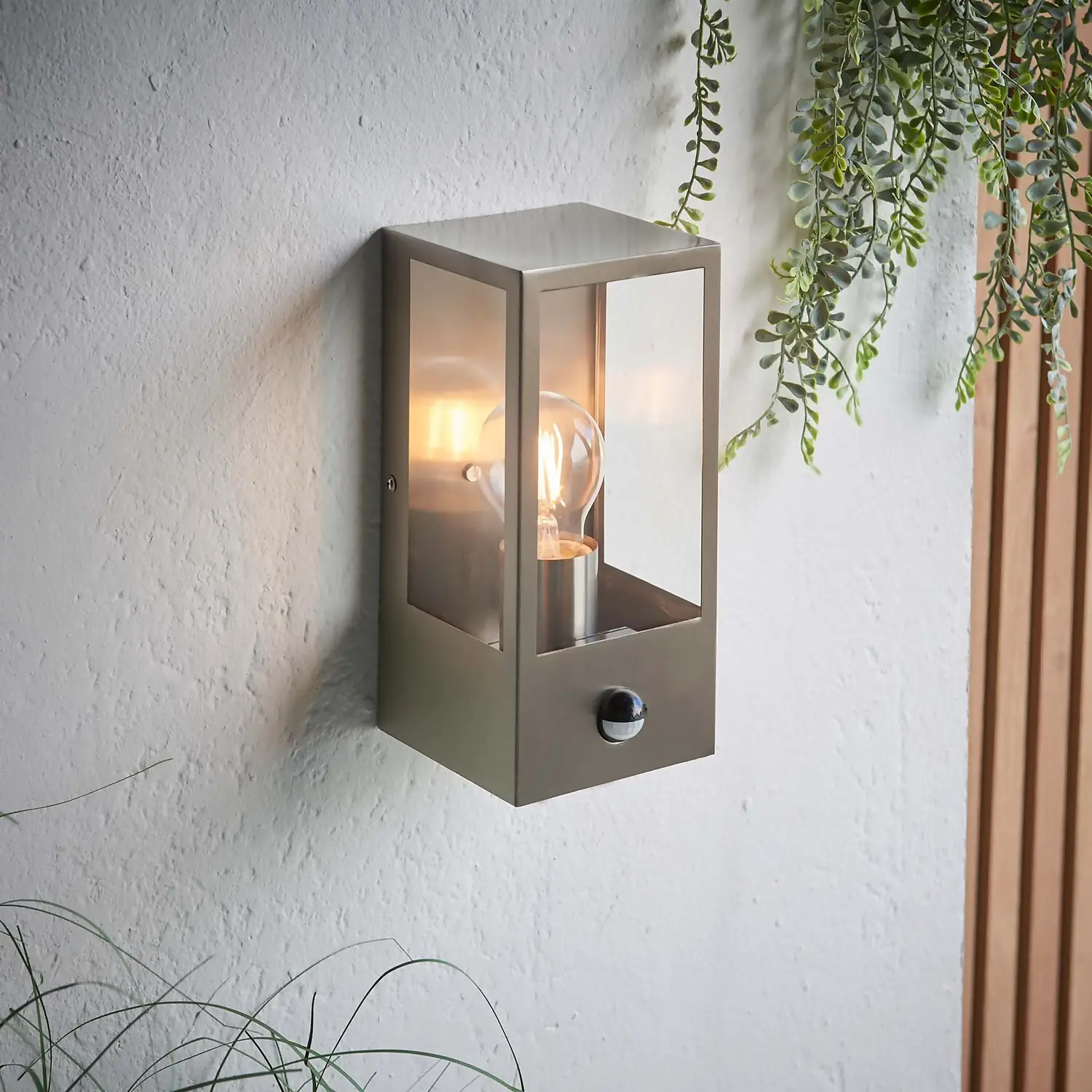 Oxford PIR Outdoor Wall Light - Stainless Steel 5 Oxford PIR Outdoor Wall Light - Stainless Steel - Image 3