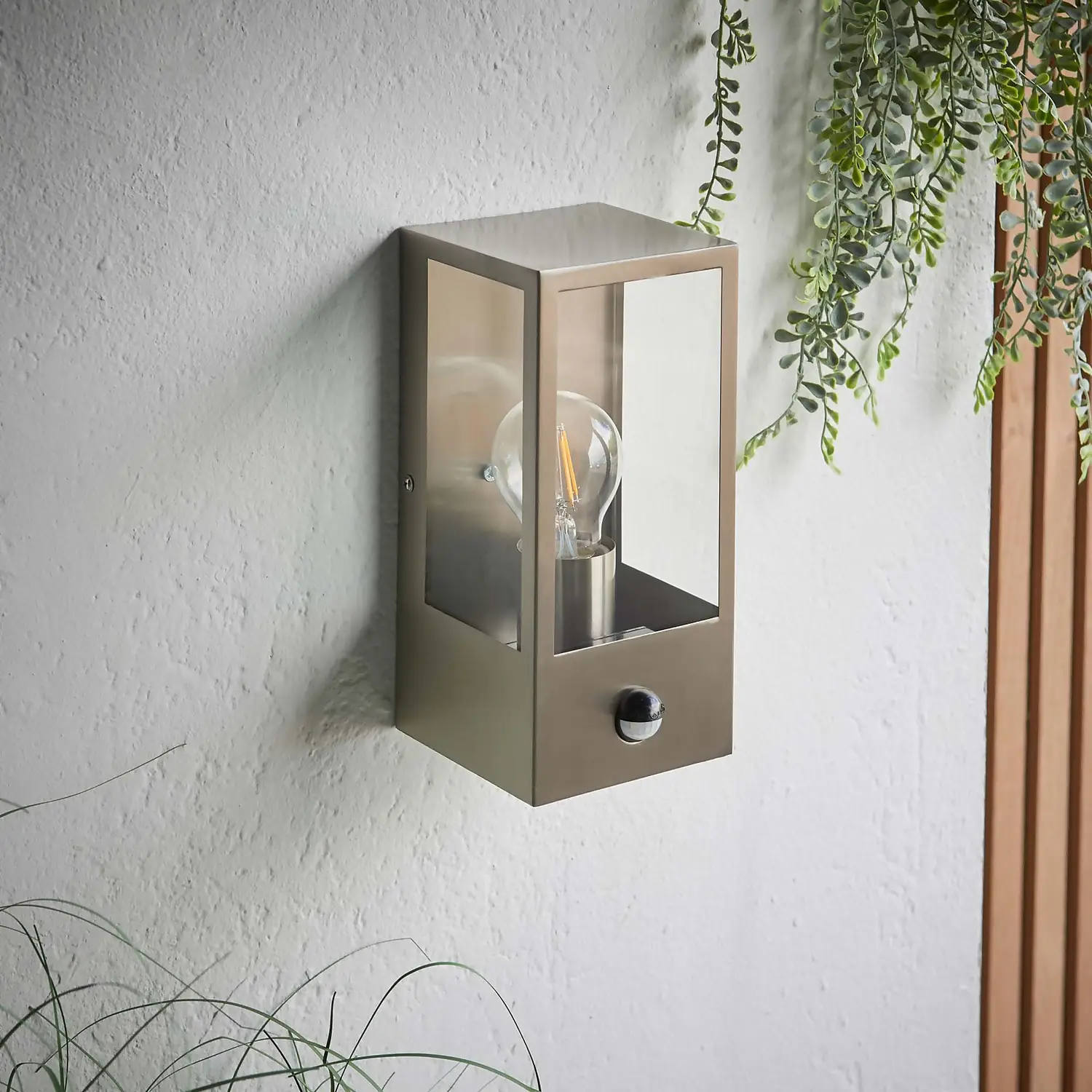 Oxford PIR Outdoor Wall Light - Stainless Steel 7 Oxford PIR Outdoor Wall Light - Stainless Steel - Image 5